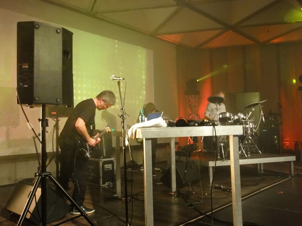 87 Michael Rother live Dusseldorf 30_10_2015.jpg