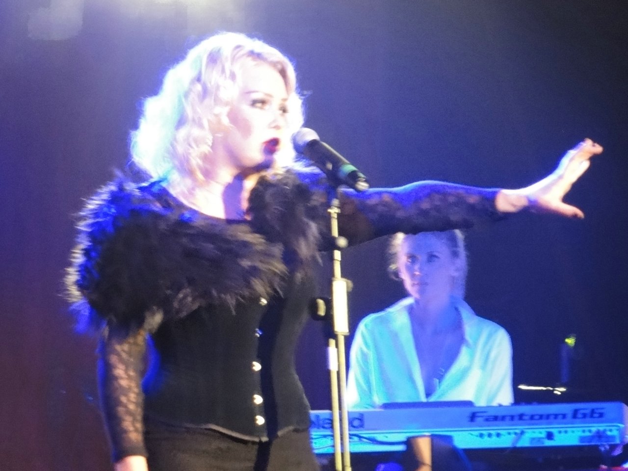 81 BEF featuring Kim Wilde.JPG