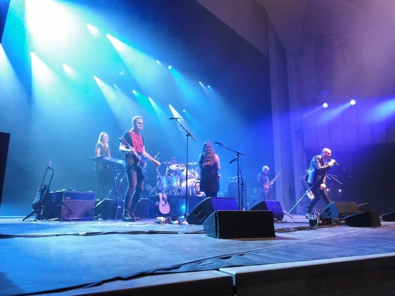14 Holy Holy live at the Tampere-talo.jpg