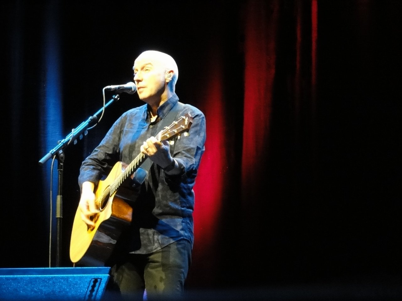 10 Midge Ure live in Tallinn 2014.jpg