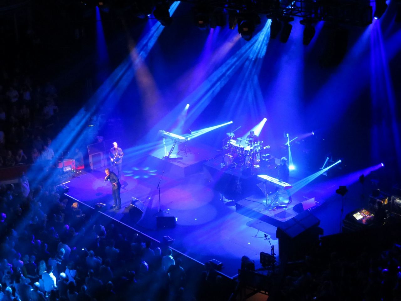 15 OMD live at the Royal Albert Hall.jpg