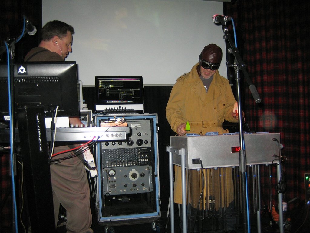 53 The Pirate Twins featuring Thomas Dolby.JPG