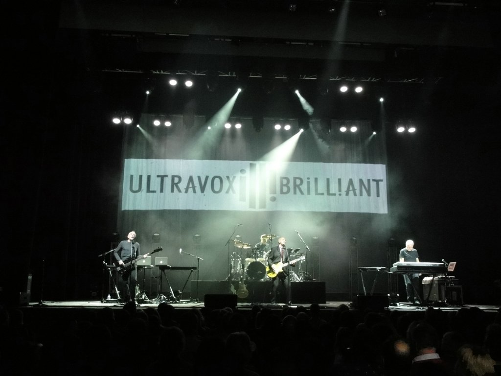 09 Brilliant ULTRAVOX.jpg